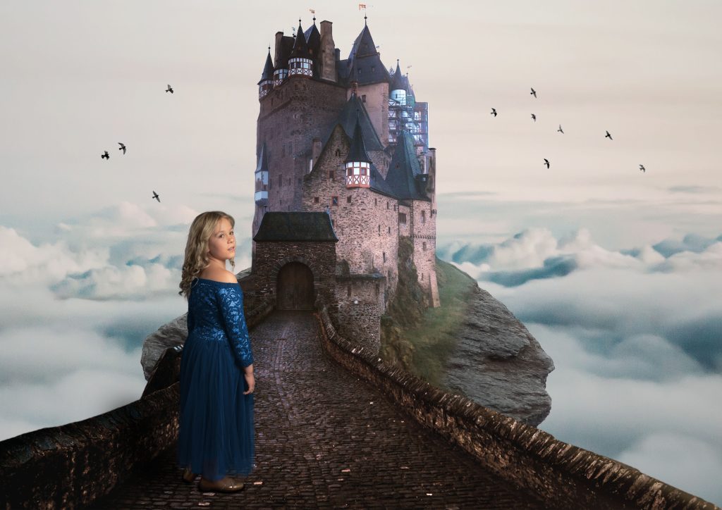 Alice in wonderland_Michke_Castle